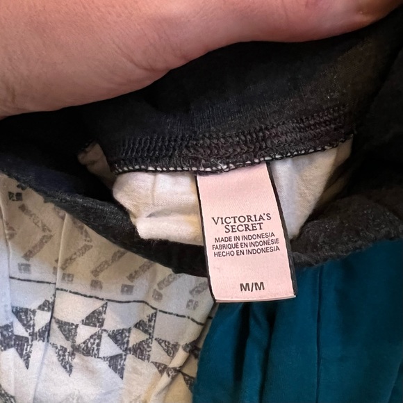 Bundle of 3 pairs of pajama pants - Picture 3 of 7